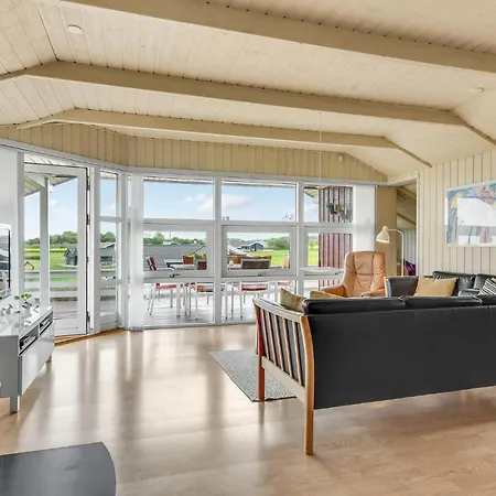 3 Bedroom Awesome In *