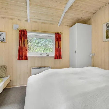 3 Bedroom Awesome In Holiday home